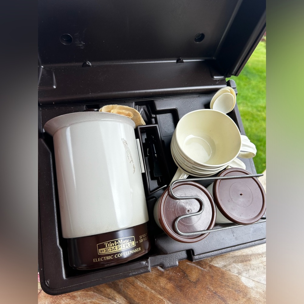 Vintage Empire Kar'N Home Portable Coffee Maker travel kit.